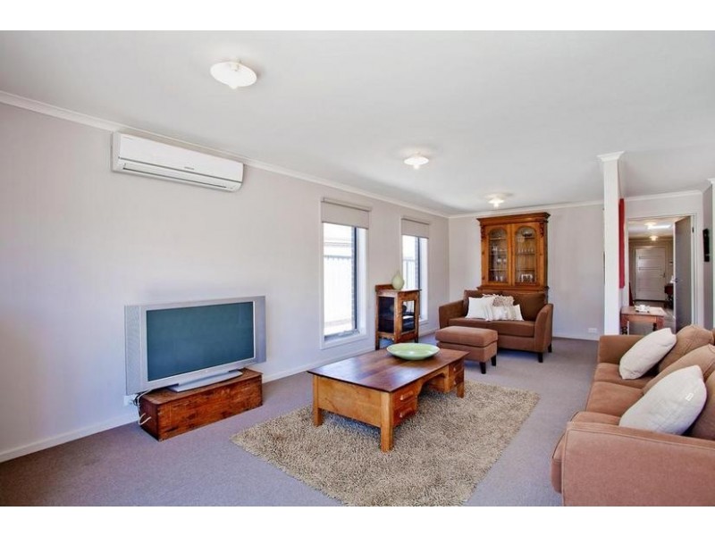 8 Raymond George Place, Lara VIC 3212