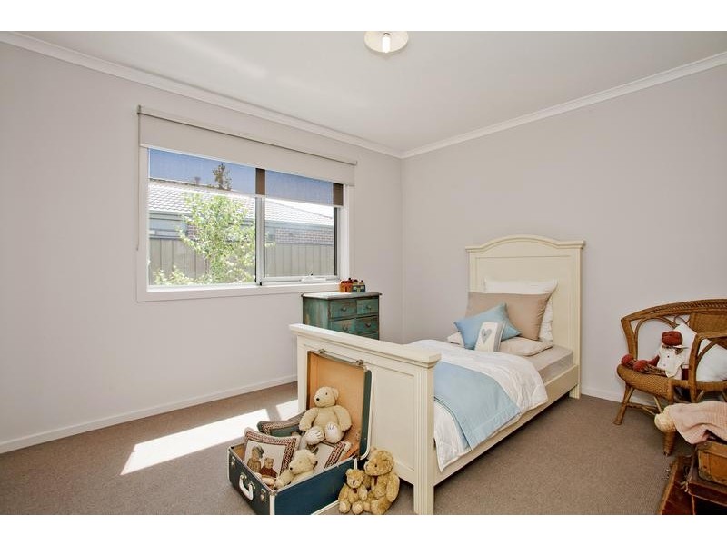 8 Raymond George Place, Lara VIC 3212