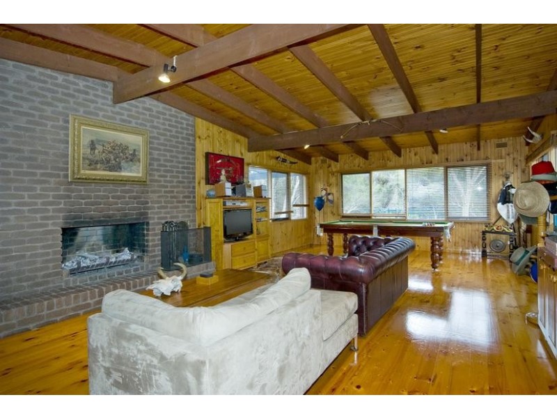 35 Manzeene Ave, Lara VIC 3212