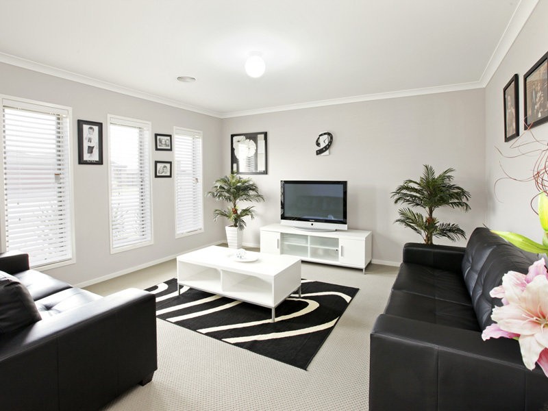 15 Raymond George Place, Lara VIC 3212