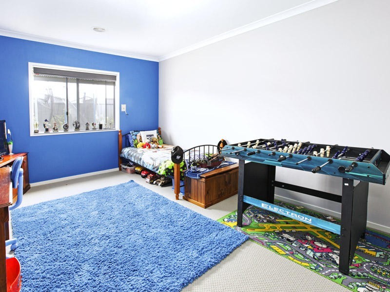 15 Raymond George Place, Lara VIC 3212