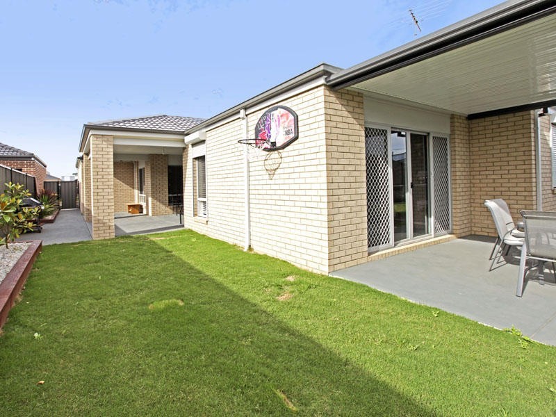 15 Raymond George Place, Lara VIC 3212