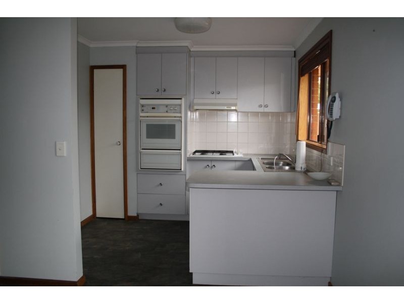 6 Bernard Court, Lara VIC 3212