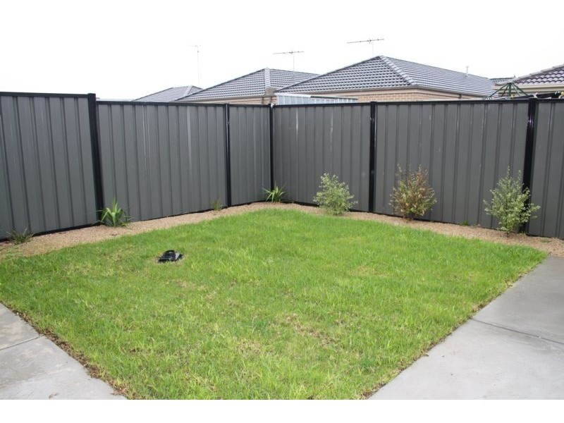 2/30 Benetti Drive, Lara VIC 3212