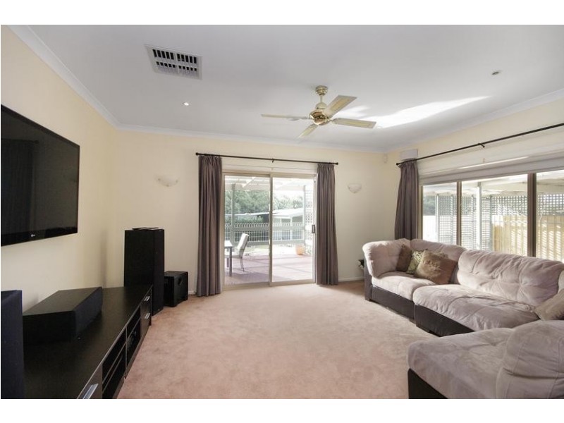 17 Station Lake Road, Lara VIC 3212