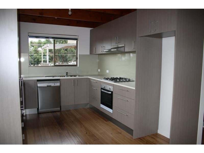 6 Flinders Ave, Lara VIC 3212