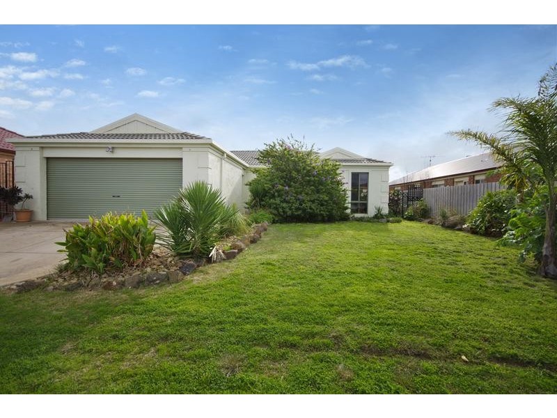 15 Young Street, Lara VIC 3212