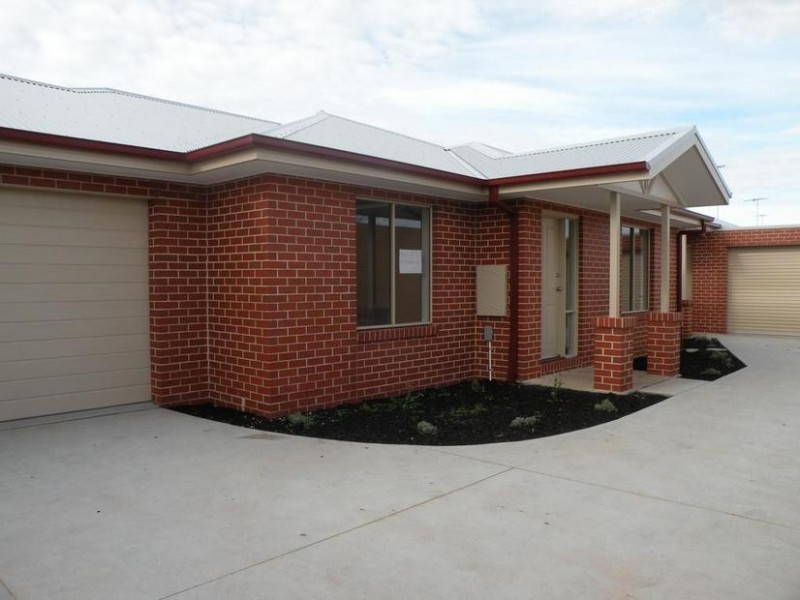 2 /110 Flinders Avenue, Lara VIC 3212