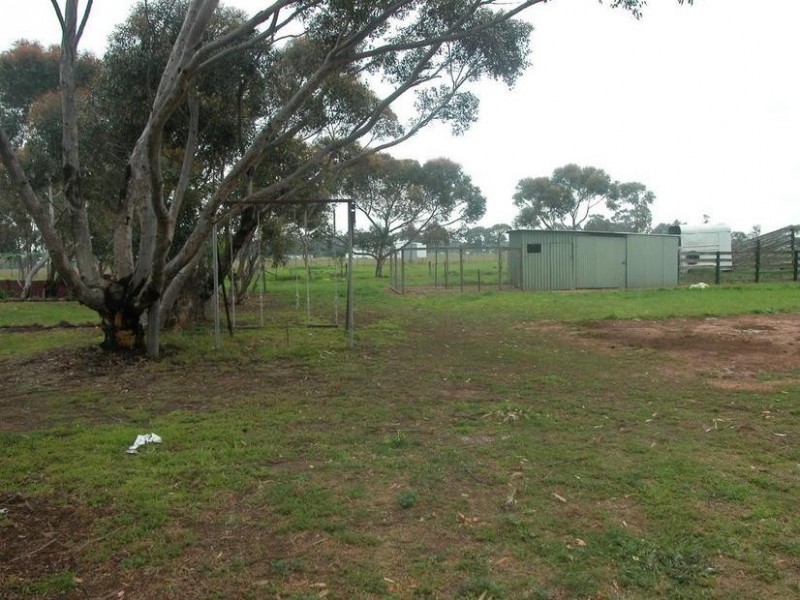 40 Coonawarra Drive, Lara VIC 3212
