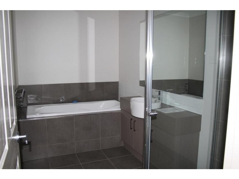 4/110 Flinders Avenue, Lara VIC 3212