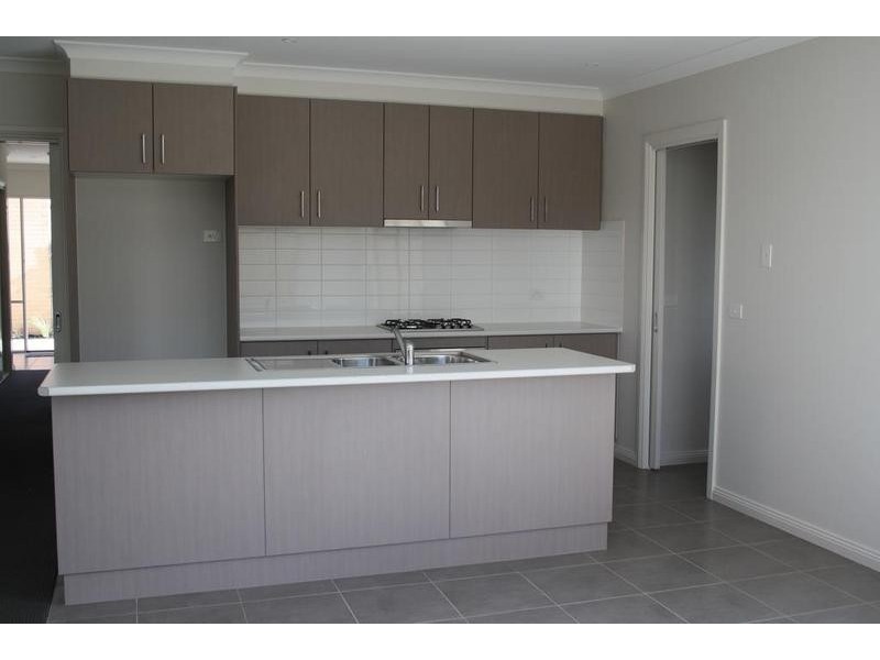 4/110 Flinders Avenue, Lara VIC 3212