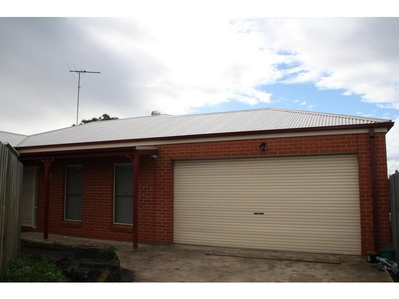 2/69 Malinda Crescent, Bell Park VIC 3215