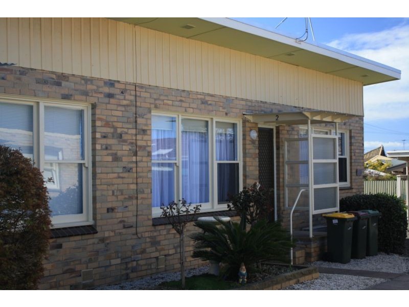 2/1 Breguet St, Manifold Heights VIC 3218