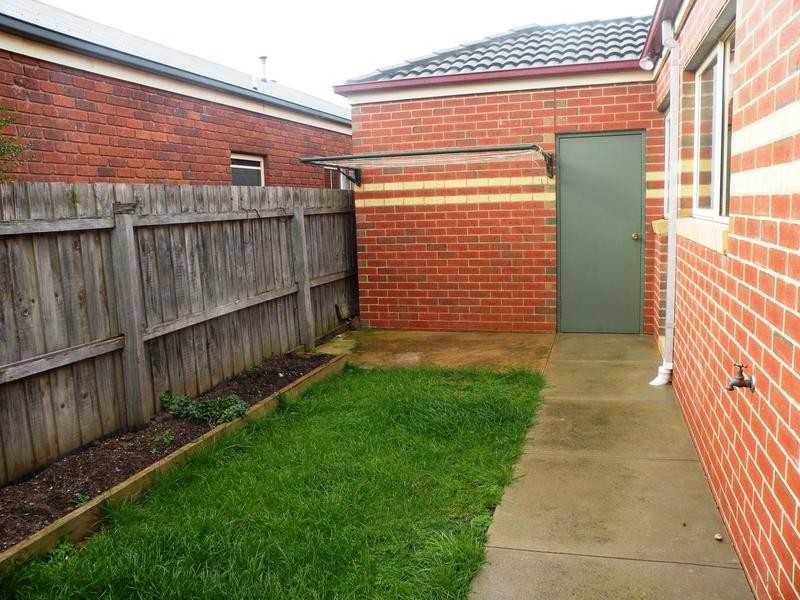 1/79 Cameron Crescent, Lara VIC 3212