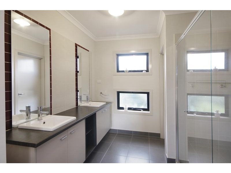 14 Hailar Lane, Lara VIC 3212