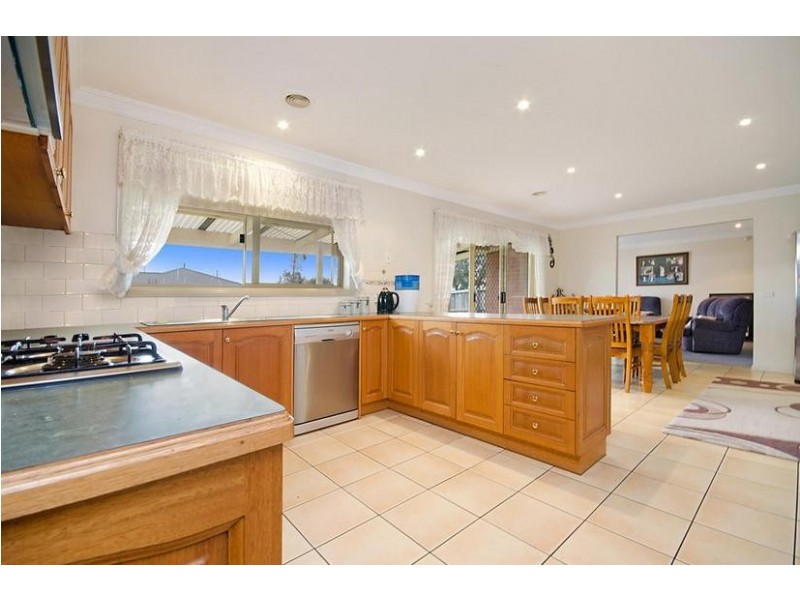 1 Greenleaf Drive, Lara VIC 3212