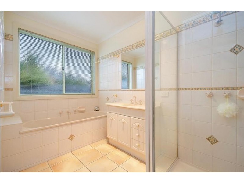 1 Greenleaf Drive, Lara VIC 3212