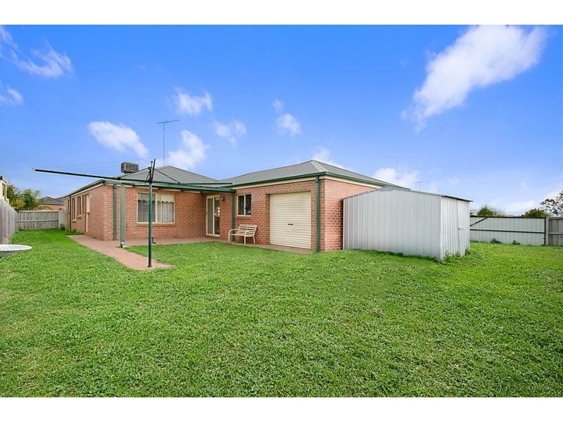 1 Greenleaf Drive, Lara VIC 3212