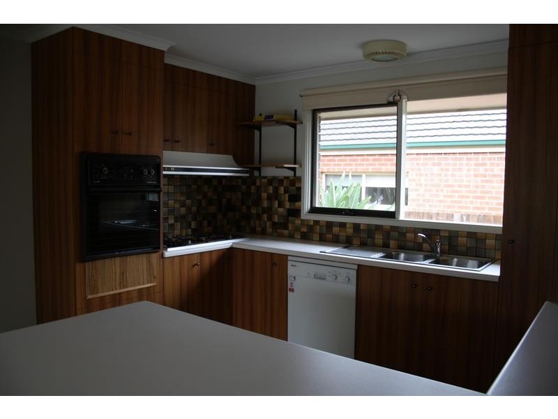 18 Jania Street, Lara VIC 3212