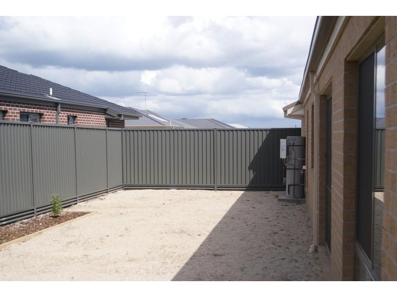 16 Barnong Way, Lara VIC 3212