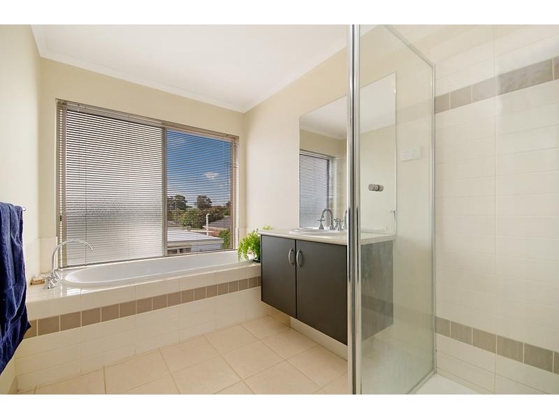 88 Blackbird Circuit, Lara VIC 3212