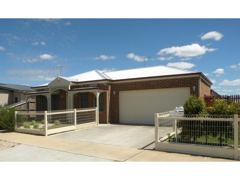 27 Citius close, Lara VIC 3212