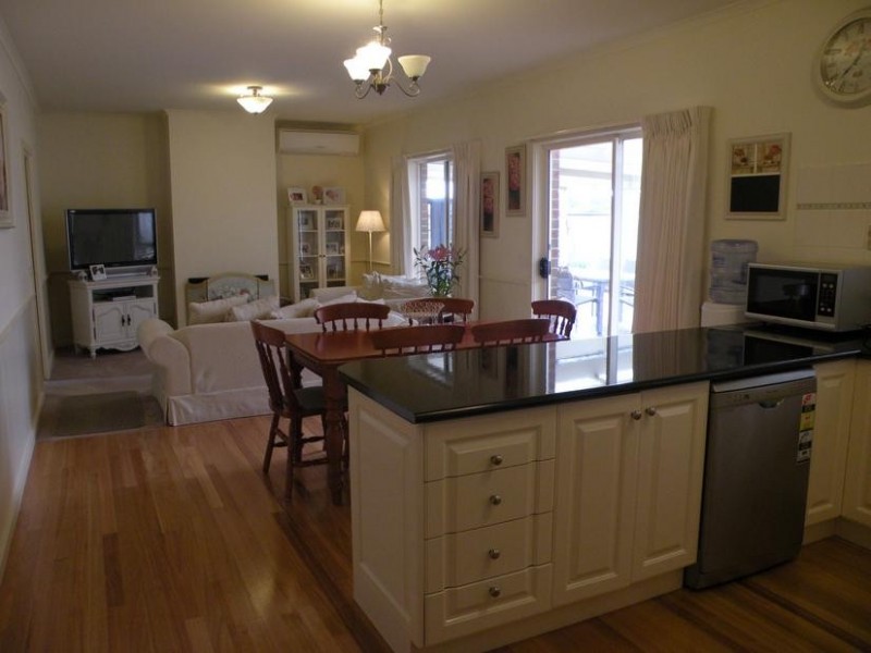 27 Citius close, Lara VIC 3212