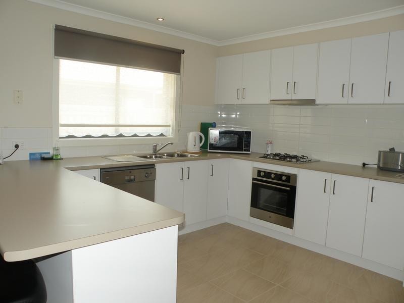 13 Canopus Crescent, Lara VIC 3212