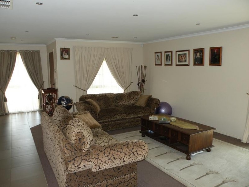 12 Rachael Close, Lara VIC 3212