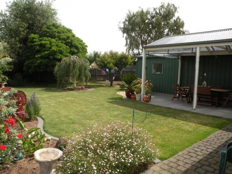 60 Bates Rd, Lara VIC 3212