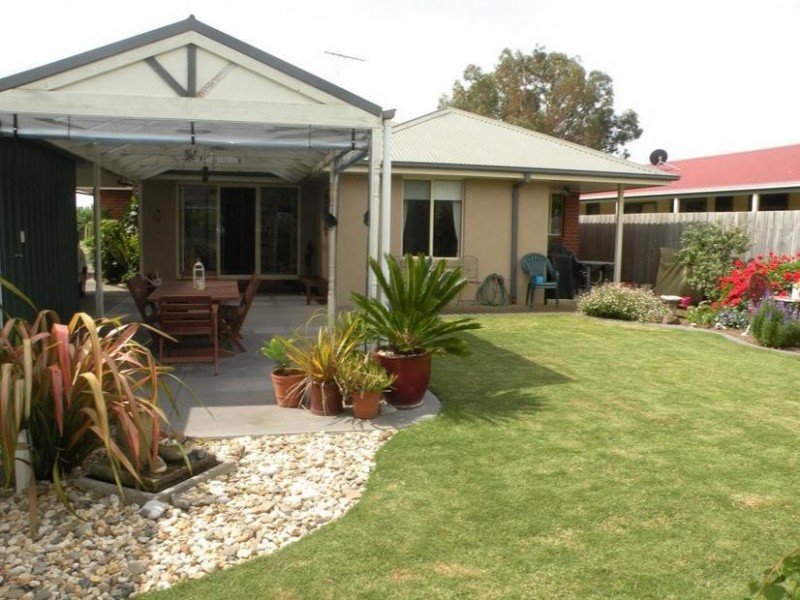 60 Bates Rd, Lara VIC 3212