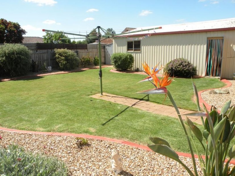 9 Henderson Drive, Lara VIC 3212