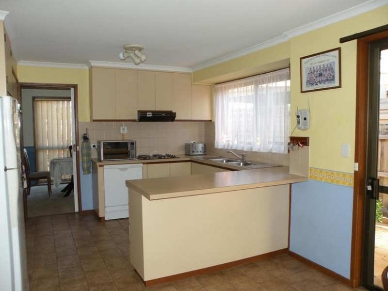 9 Henderson Drive, Lara VIC 3212