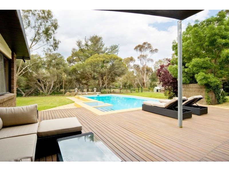 35 Manzeene Ave, Lara VIC 3212