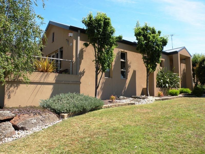 25 Lakeside Blvd, Lara VIC 3212