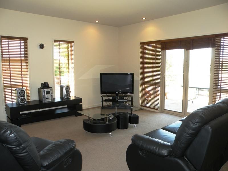 25 Lakeside Blvd, Lara VIC 3212