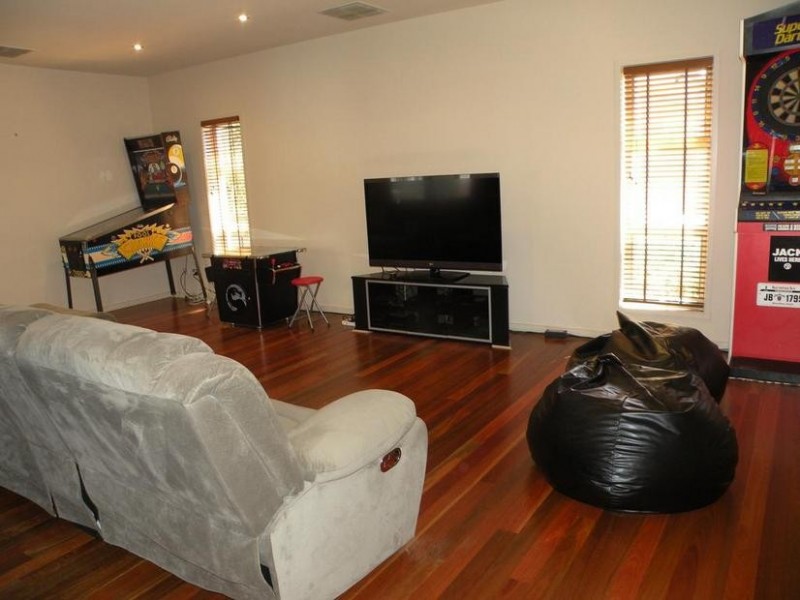 25 Lakeside Blvd, Lara VIC 3212