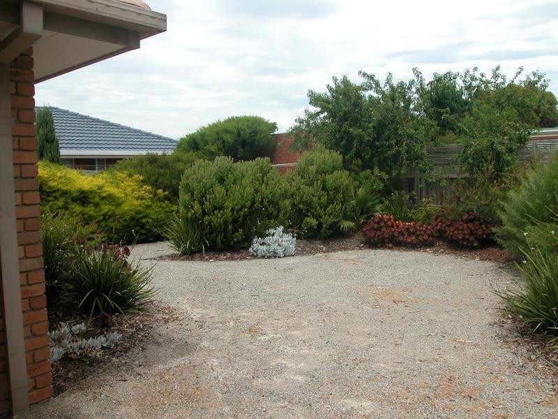 54 Cameron Crescent, Lara VIC 3212