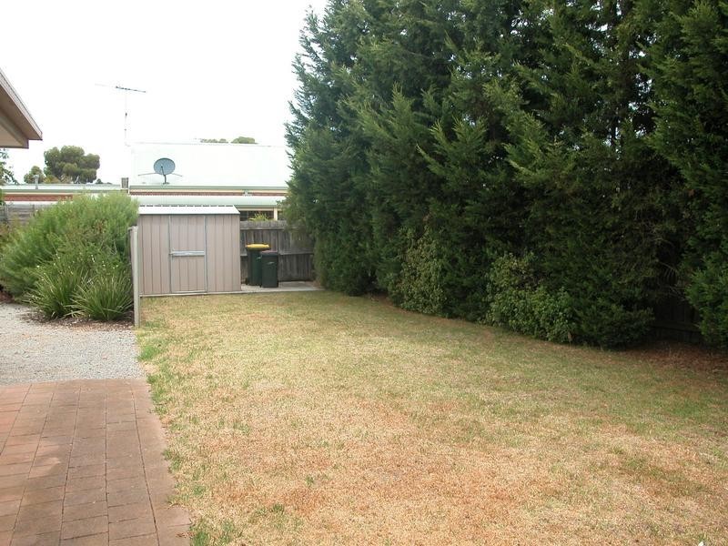 54 Cameron Crescent, Lara VIC 3212