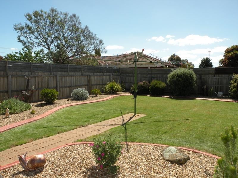 9 Henderson Drive, Lara VIC 3212