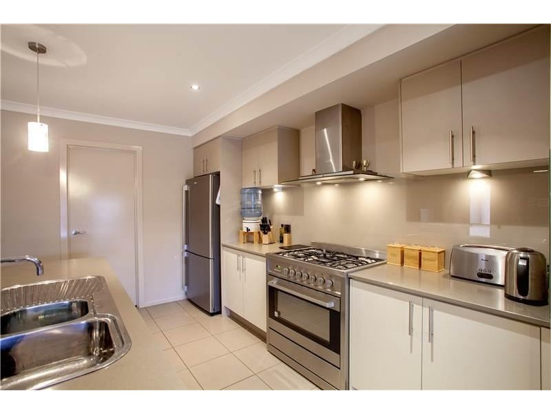 16 Bluebill Crt, Lara VIC 3212