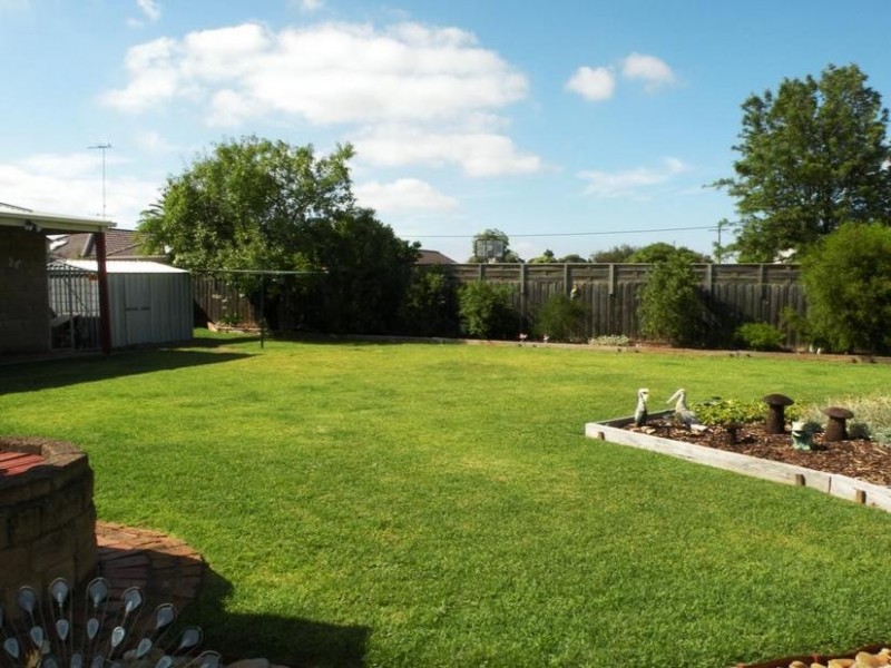 6 Rubena Crescent, Lara VIC 3212