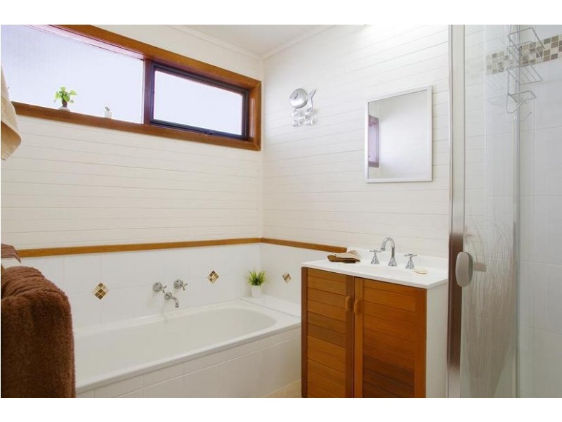 6 Rubena Crescent, Lara VIC 3212