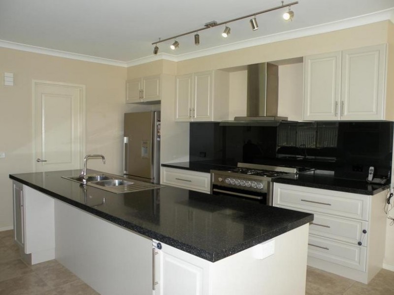 24 Melissa Drive, Lara VIC 3212