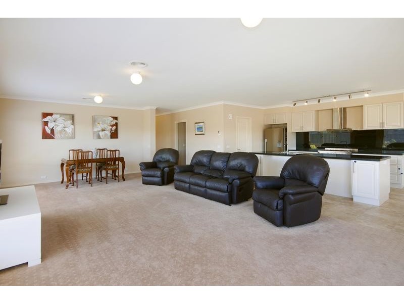 24 Melissa Drive, Lara VIC 3212