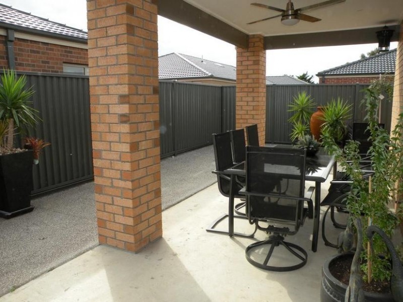 13 Mallard Court, Lara VIC 3212