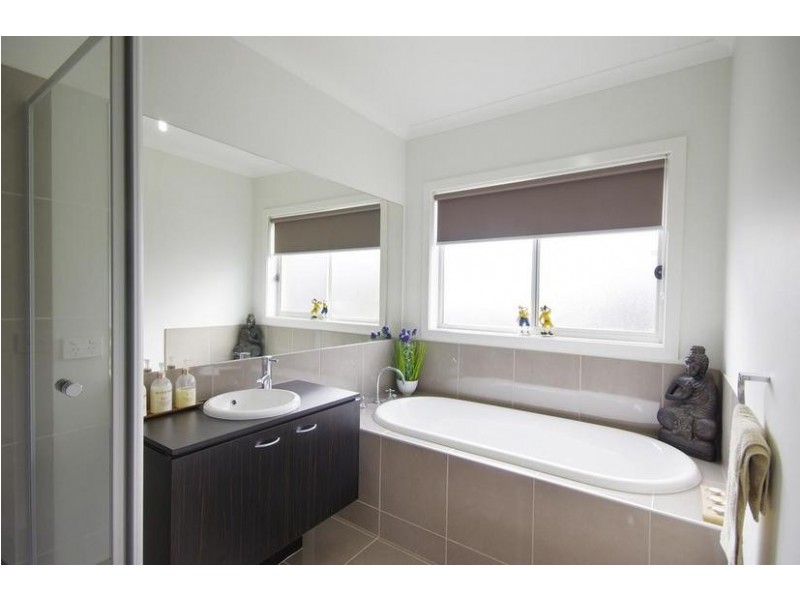 13 Mallard Court, Lara VIC 3212