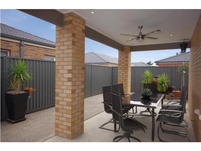 13 Mallard Court, Lara VIC 3212