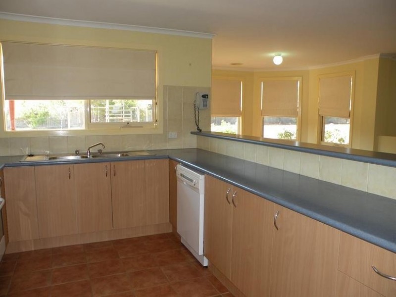 50 Nossal Crt, Lara VIC 3212