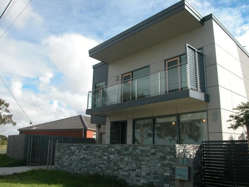 1/1 Swan Street, Lara VIC 3212